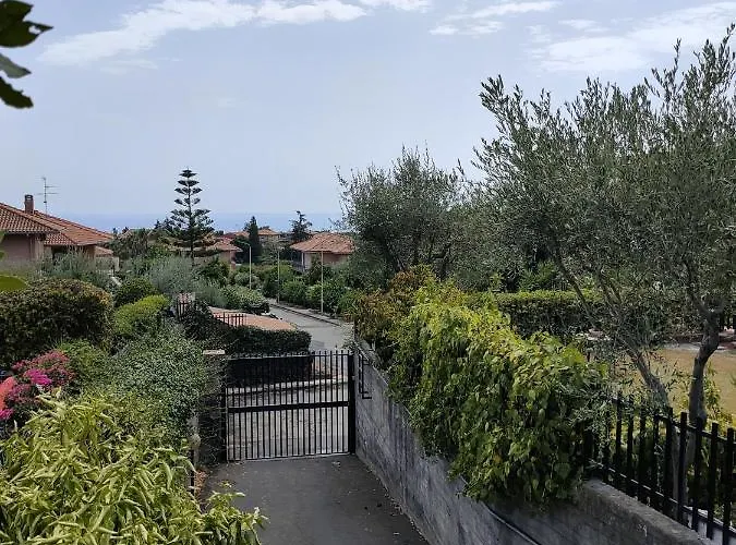 別荘 Il Giardino Dell'etna マスカルチーア